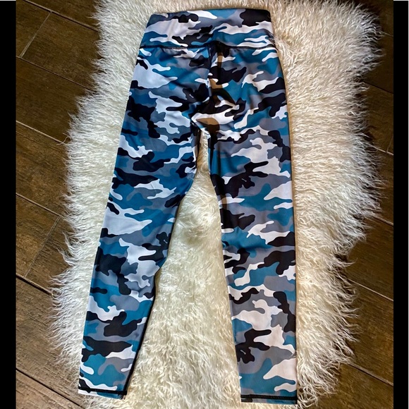 Pants - NWT Mid Waist Camouflage Leggings Medium